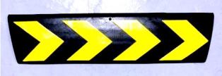 Wandschutz schwarz-gelbes Pfeilmuster